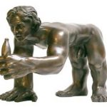 Florian Raiss Quadrúpede com Banana Escultura em Bronze 40 x 60 x 27cm, sem data