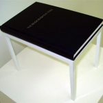 Guto Lacaz The book is on the table Papel e aluminio pintado. Edição de 30 21,5 x 16 x 14,5 cm, 2004