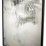 Ricardo Becker, Desfazer Imagem, Espelho, vidro e talco, 157 x 126 cm, 2009.