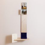 Gê Orthof, Máquinas mínimas, Napoli, Acrílico, postais e balsa, Desenho assemblage, 53 x 13 x 10 cm, 2018
