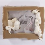 Mariana Manhães, Cada Qual #5, grafite, hidrocor, fita dupla-face, papel vegetal, espuma, espuma expansível e madeira, 29 x 24 x 9 cm, 2016