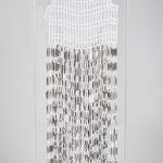 Nazareth Pacheco, Vestido, Acrílico, Cristal e Laminas de Gillette, 130 x 35 cm, 2010.