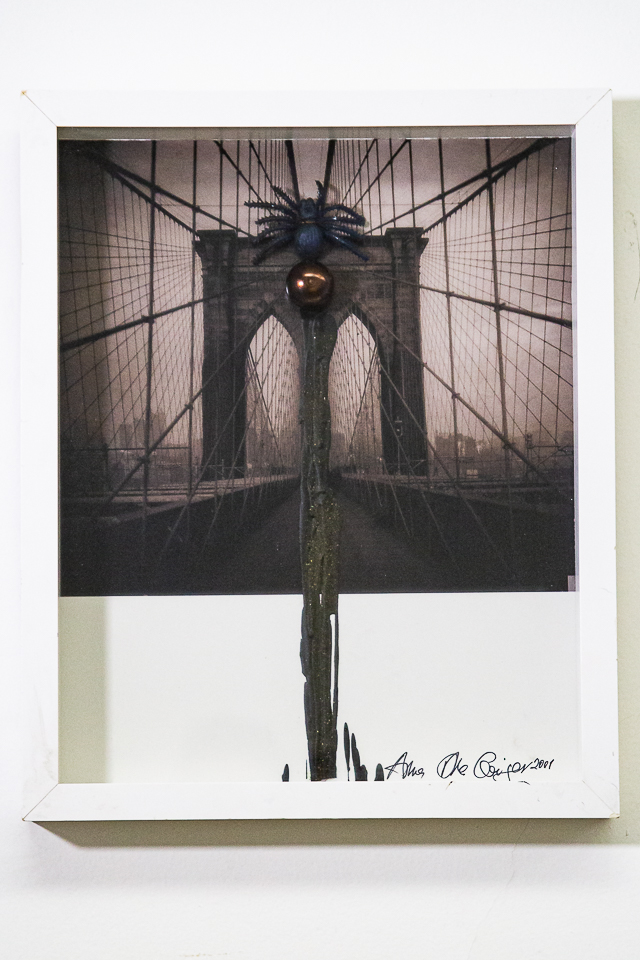 Flumenpont n°2, Universe New York, Fotografia, encáustica, vidro, plástico e limalha, 39 x 31 cm, 2001-2005.