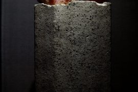 Amélia Toledo, Impulso (série), Bloco de pedra polida e semi polida sobre coluna de concreto, 109 x 38 x 30 cm, 1999 - 2017
