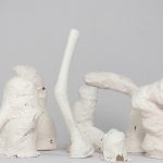 Brisa Noronha, Iminência de Tombamento, porcelana, 70 x 200 x 200 cm, 2017