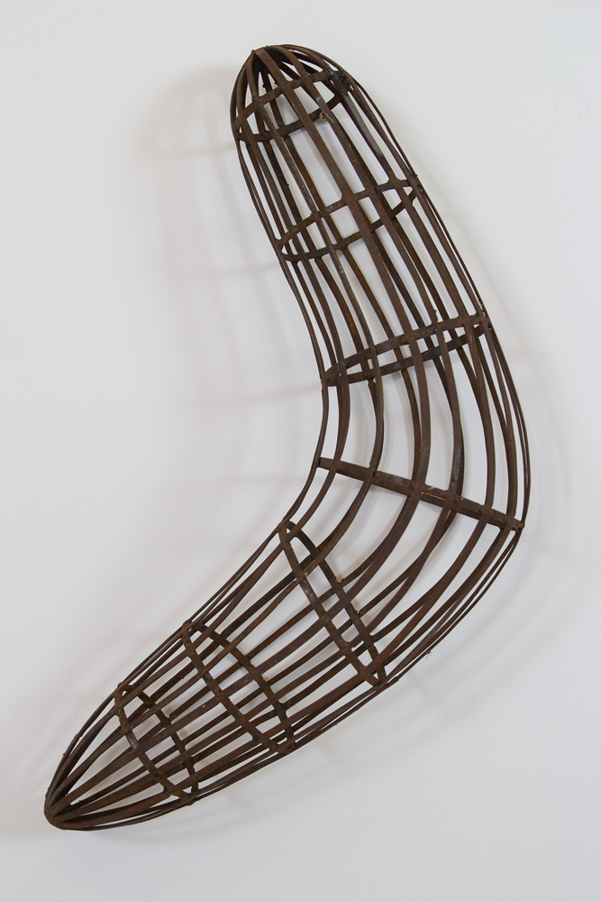 Marcos Coelho Benjamim, Sem Título, Escultura em ferro e solda, 75 x 44 cm de diâmetro