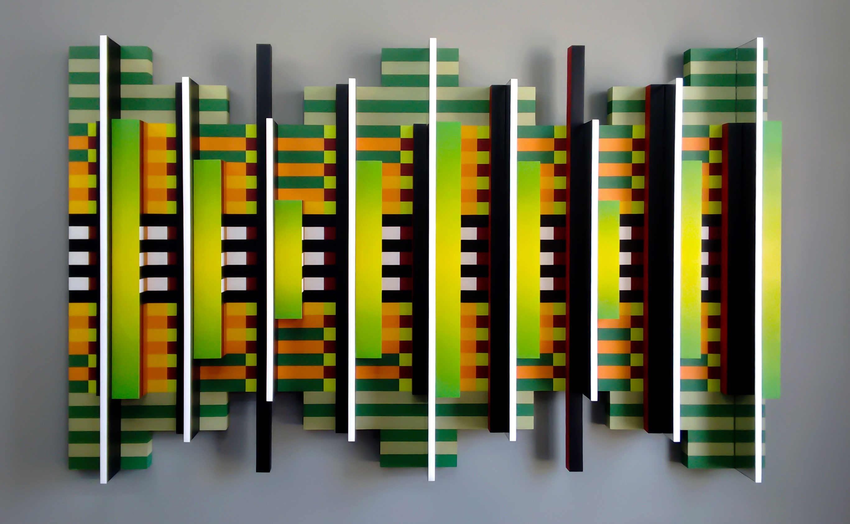 Robson Macedo, Podcast, Esmalte sintético, tinta acrílica, pet, pvc, acrílico e espelho de acrílico sobre madeira. 110 x 180 x 15,5 cm. Rio, 2015